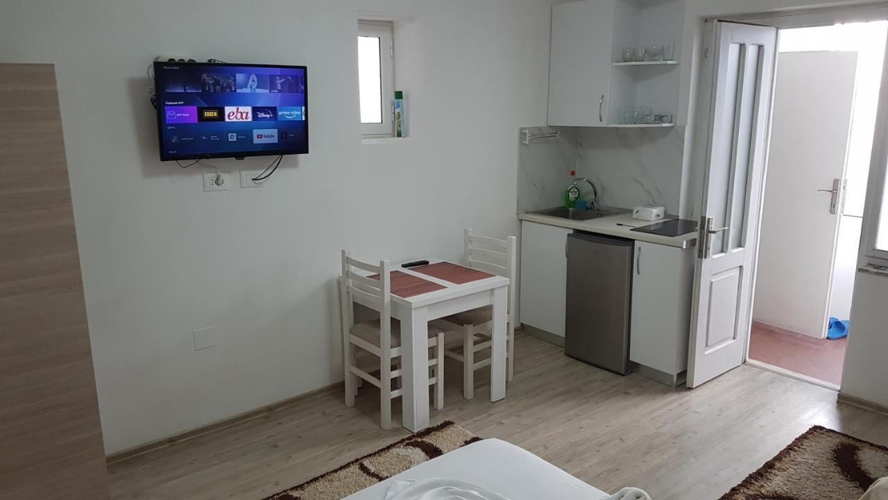 Klent Studio Apartment Pogradec Buitenkant foto